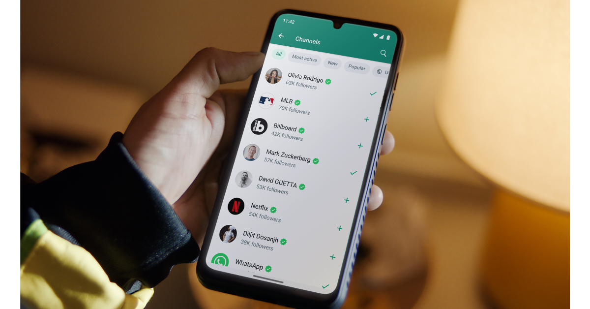 Το WhatsApp θα επιτρέψει σύντομα στους χρήστες να διαβιβάζουν μηνύματα και μέσα στα κανάλια τους: Εδώ είναι πώς