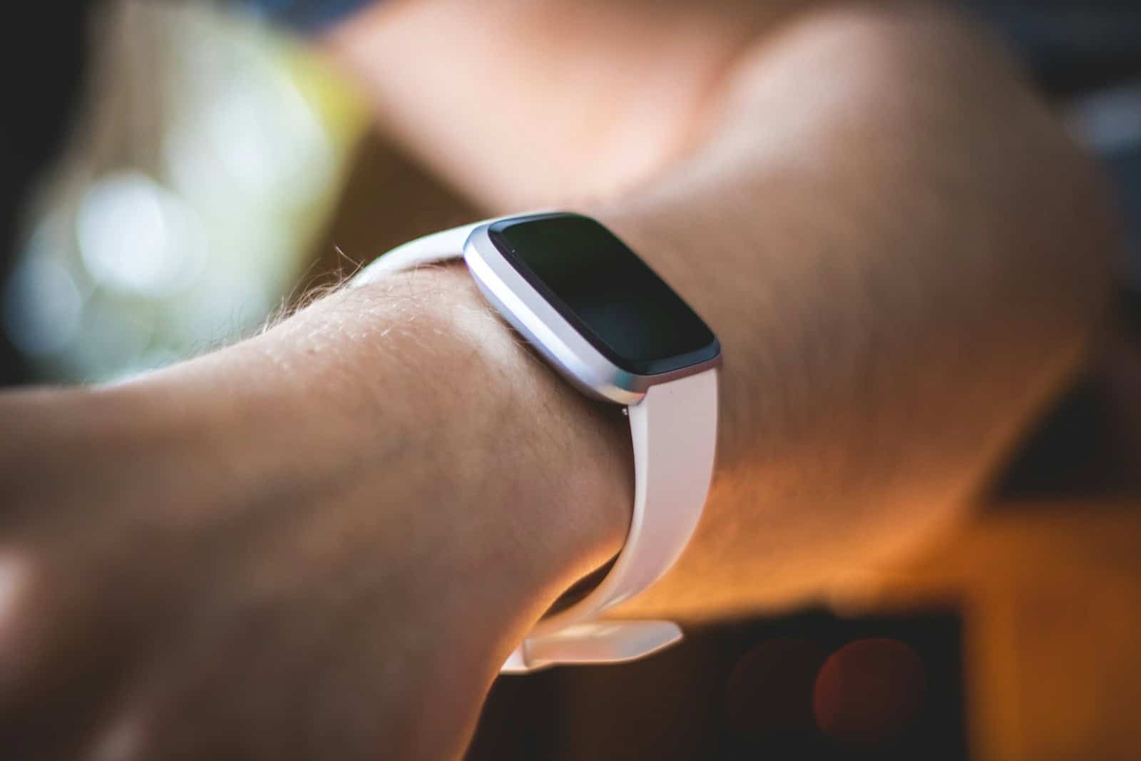 Fitbit το 2025: Νέο ρολόι pixel, αναβαθμίσεις ιχνηλάτη και μετατόπιση στρατηγικής