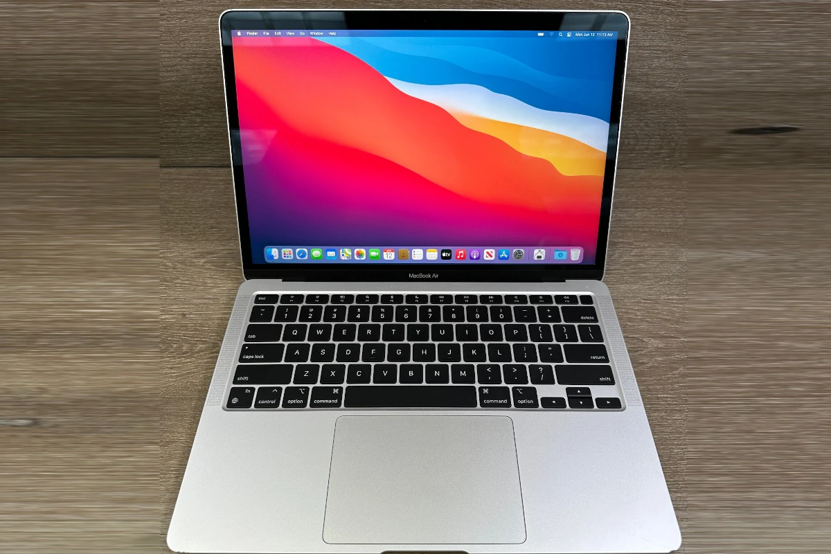 Πώς να χωρίσετε την οθόνη στο MacBook σας